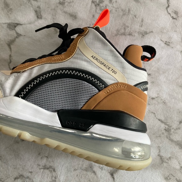 Jordan’s high top tennis shoes Aerospace 720 on side of shoe men’s 7.5 main image 7